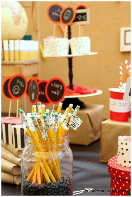 שולחן מתוקים לכבוד החזרה לבית הספר