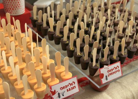 לוליפופ פיסטוק ומנגו בעבודת יד