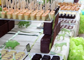 מגשי קינוחים אישיים בעבודת יד