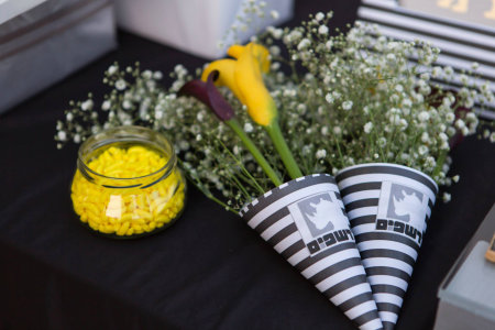 סידורי פרחים בצבעי חברת רשפים