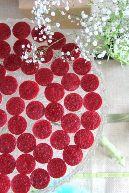 קינוחים אישיים על מגש זכוכית גדול