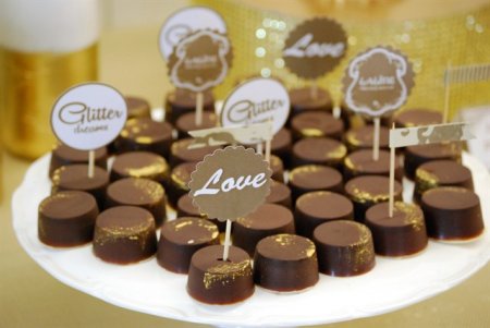 קינוחים עם מיתוג של ללין