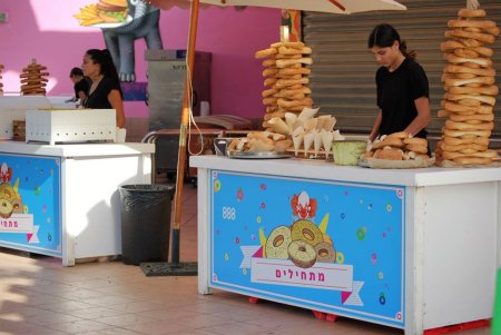 דוכן בייגלה בלונה פארק