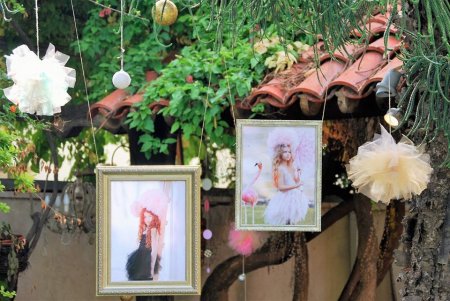 תמונות וקישוטים תלויים