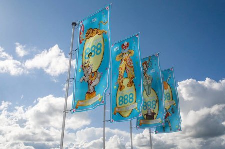 דגלים ברוח 888