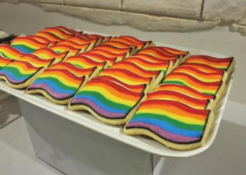 עוגיות בצורת דגל הגאווה