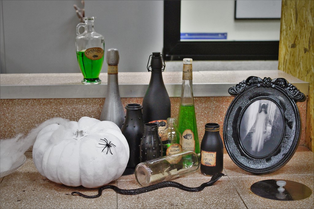בקבוקי שיקויים ואלמנטים של halloween